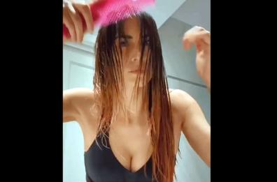 Melissa Satta in sexy top ginnico colora i suoi capelli VIDEO