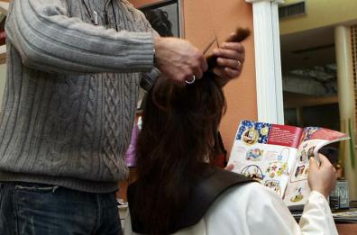 Puglia, via libera a parrucchieri e centri estetici ma solo per appuntamento e con mascherine