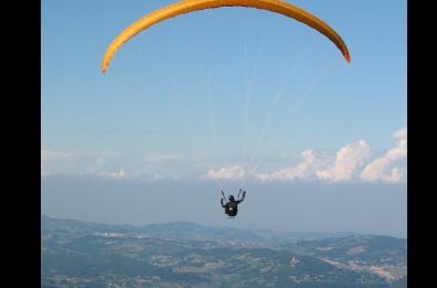 Sbatte con il parapendio sulla scogliera, morto turista tedesco a Maratea