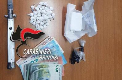 Ceglie Messapica, nasconde dosi di cocaina nel muretto a secco: arrestato 49enne 