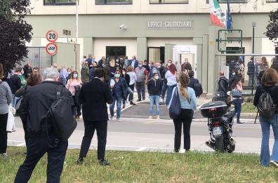 Bari, Tribunale in via Dioguardi evacuato: suona allarme antincendio 