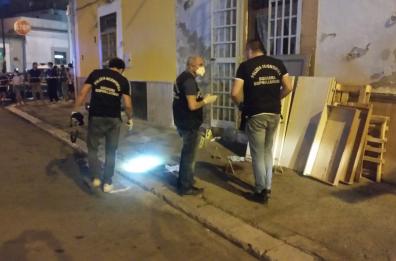 Foggia, pioggia di proiettili davanti all'officina: feriti 2 fratelli fabbri 
