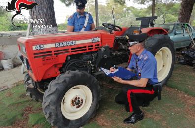 Castellaneta, nella sua azienda aveva trattori e arnesi agricoli rubati: arrestato 32enne