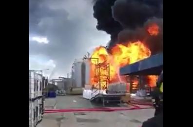 VENEZIA - Incendio Marghera, in fiamme ditta prodotti chimici