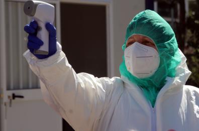 Coronavirus in Italia, cresce curva contagi (+875)  e 153 vittime: numero più basso dal 9 marzo