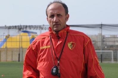 Lecce, Ezio Rossi e un pallone ormai sgonfio: «Sarebbe assurdo tornare in campo»
