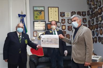 Foggia, gli ex appartenenti alla Guardia di Finanza donano assegno al Policlinico