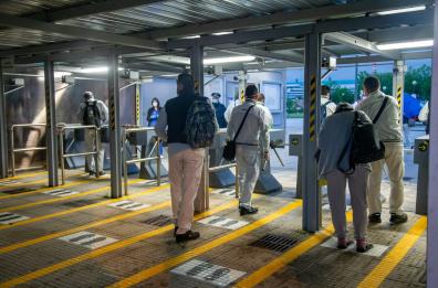 Lavoro, sgravi contributi per lavoratori e nuovi assunti: le agevolazioni in Bilancio per Puglia e Basilicata