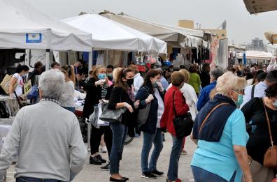 Bari, troppa folla nei mercati: la sorveglianza è affidata ai carabinieri in pensione