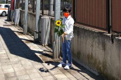 Bari, strage di Capaci: la cerimonia solitaria di un bambino