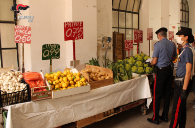 Fase 2, fruttivendolo di Bari viola le norme anti-covid: denunciato e sanzionato