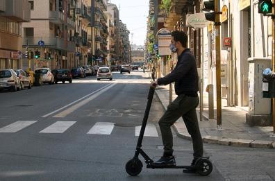 Bari, monopattini e «bighe» elettrici: ecco la nuova mobilità post-pandemia
