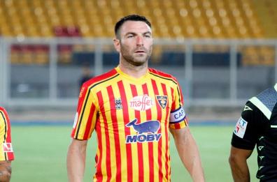 Il Lecce dice addio a capitan Lucioni: ceduto al Frosinone per un anno