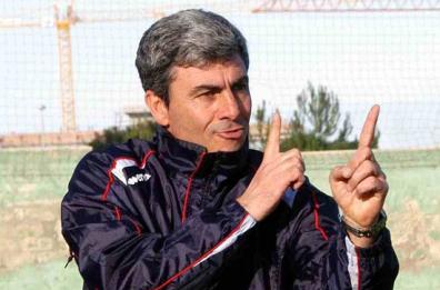 L’ultima incornata  dello Zar Maiellaro: «De Laurentiis, spingi il Bari in serie A»
