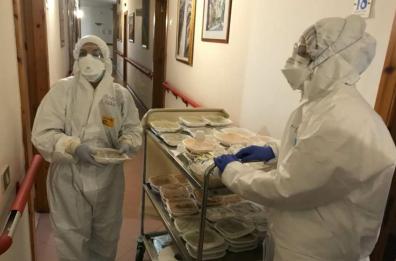 Coronavirus, ecco gli orrori della rsa di Soleto. La Regione: «Chiudere»