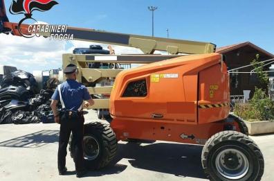 Cerignola, recuperata piattaforma aerea rubata a Firenze: 36enne denunciato