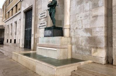  «I furbetti delle indennità agricole corrompevano cancellieri»: truffa Regione Puglia, indagati saliti a 23