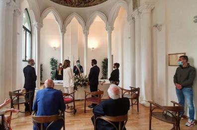 Bari, Michele e Rossella sposi: primo matrimonio con invitati e regole anti-covid