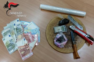 Taranto, a spasso con la droga a Paolo VI: nei guai 30enne inospettabile