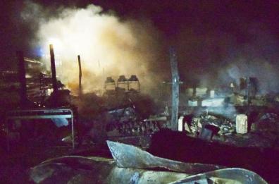 Foggia, fiamme a Borgo Mezzanone: 6 baracche distrutte nessun ferito
