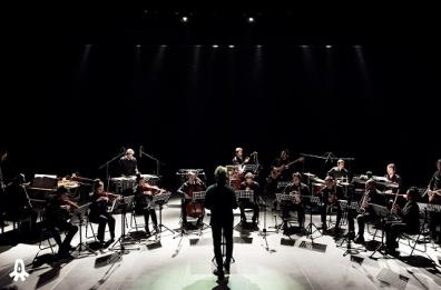 «Amarsi un po’»: Tassone e Tempera con Sarah Jane Morris e i giovani talenti pugliesi
