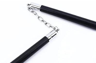 Taranto, uomo picchiato con «nunchaku» e rapinato di 900 euro: arrestato 55enne  