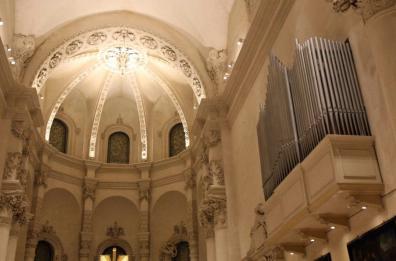 Lecce, la Basilica di Santa Croce splende di nuova... luce