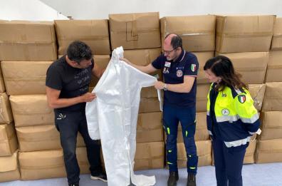 Bari, arrivate dalla Cina altre 100mila tute protettive