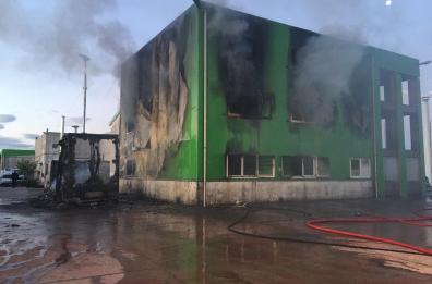 Potenza, incendio distrugge caseificio 