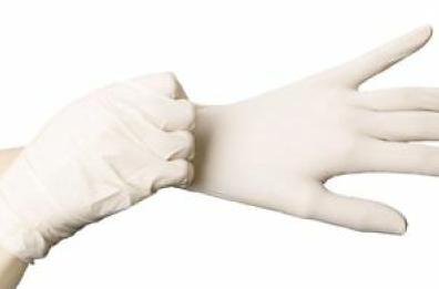 Lopalco:  «I guanti? Vanno usati solo in ospedale altrimenti  possono trasmettere infezione»