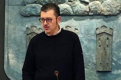 Maruggio, trovato ordigno davanti casa della madre del sindaco: «Mai minacciato» 