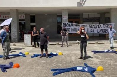 Lecce, «Basta morti bianche»: manifestazione questa mattina davanti sede Ispettorato del lavoro