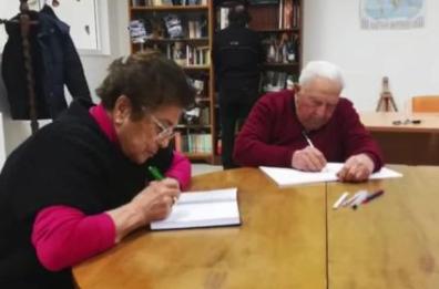Gioia del Colle, nonni-studenti conseguono licenza media: «Sogno che si avvera»