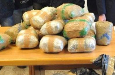 Droga dall'Albania per i quartieri Carrassi e San Pasquale di Bari: 17 condanne