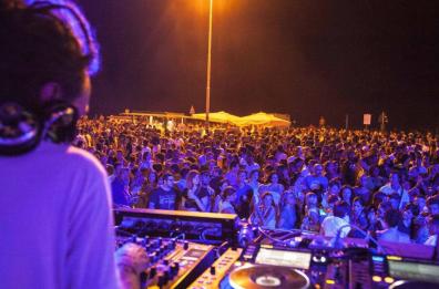 Puglia, via libera a matrimoni, sale giochi, discoteche all'aperto: l'ordinanza