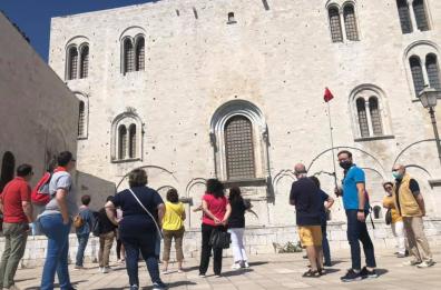 Bari, tornano i turisti e ripartono le visite guidate nella città vecchia
