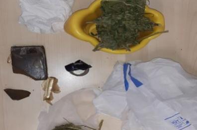 Lecce, nascondevano hashish e marijuana in casa: un arresto e una denuncia 