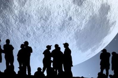 Sotto una luna così doveva accadere...