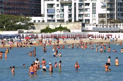 Coronavirus in Italia, lieve crescita dei nuovi contagiati (+234) e 9 decessi nelle ultime 24 ore