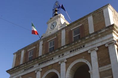 Andria,  Nino Marmo ha deciso: si candida a sindaco. Forza Italia: «Si ritiri, deve rispettare i patti»
