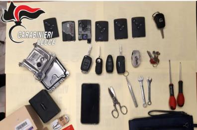 Surbo, rubano auto e disattivano Gps: arrestati 2 specialisti 