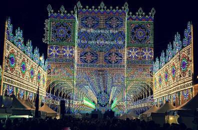 Prove per le sagre in Puglia, l’idea «luminosa» dei Faniuolo di Putignano