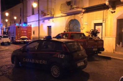 Foggia, cede solaio edificio in centro storico: nessun ferito, evacuate 13 famiglie