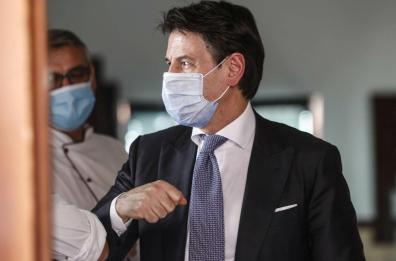 Il luglio caldo della politica tra resistenze e spallate