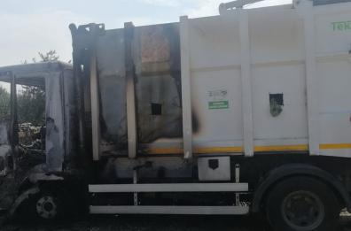 Toritto, attentato ad azienda rifiuti: incendiati 4 automezzi
