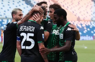 Squinzano,  Sassuolo-Lecce senza abbonamento: aggredito ispettore Sky, 3 in manette