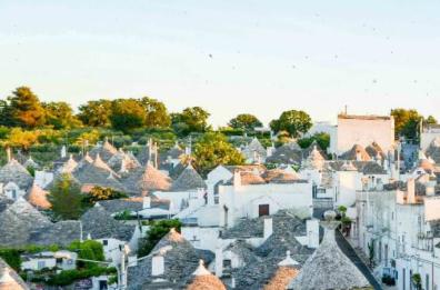 Ad Alberobello si celebrano i 25 anni di Patrimonio Unesco