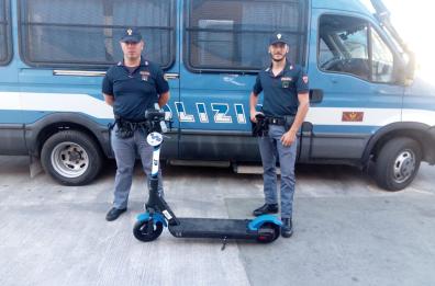 Bari, trovati i due monopattini rubati: uno era al Cara, a Palese, l'altro in un capannone