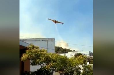 Tricase, fuoco e paura: intervengono i Canadair, case evacuate