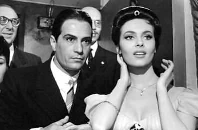 Nino Manfredi ad Altamura in «Anni ruggenti» di Zampa
